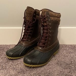 Dark brown “duck boots”